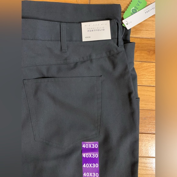 Mens charcoal Perry Ellis Portfolio pants. 40x30 - Picture 4 of 4